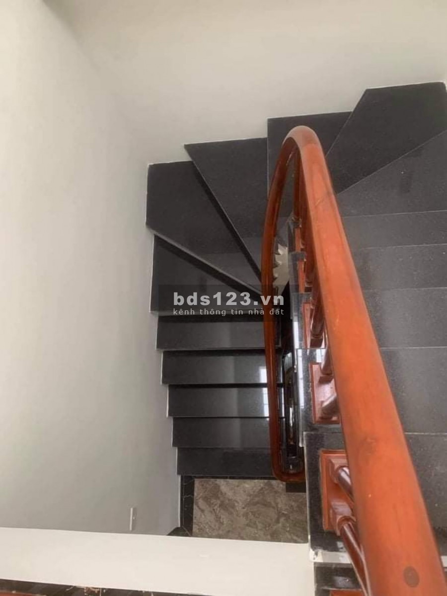 Nhà thiết kế mặt phố Tân Mai, 5 tầng hơn 8 tỷ, lô góc gara ô tô ở kd đỉnh, lh 0877771009