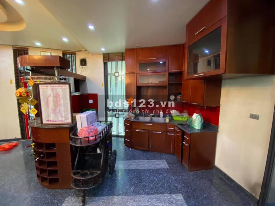 Chủ đang cần tiền bán nhà 1 in 2 căn Ngô gia Tự, Ngọc Thụy giá 18 tỷ, đi trước bán trước.