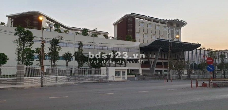 Bán nhà Nát mặt tiền liền kề Bện Viện Ung Bướu Cơ Sở 2 thành phố Thủ Đức giá 26 Tỉ