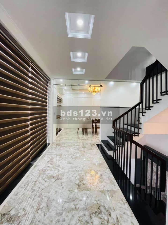 Bán gấp nhà nguyên căn phố Quan Nhân Thanh Xuân, dtsd 48m2, 5 tầng, giá 4.3 tỷ, lhcc