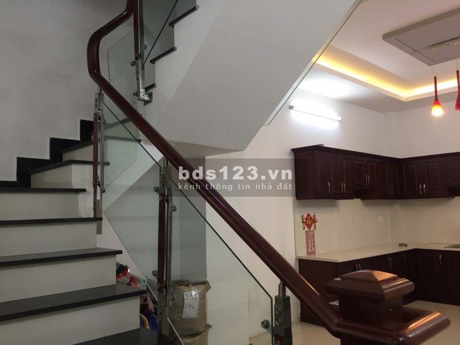 Cho thuê nhà nguyên căn mặt tiền Quận Bình Tân, tiện kinh doanh, 1 trệt, 2 lầu, giá tốt