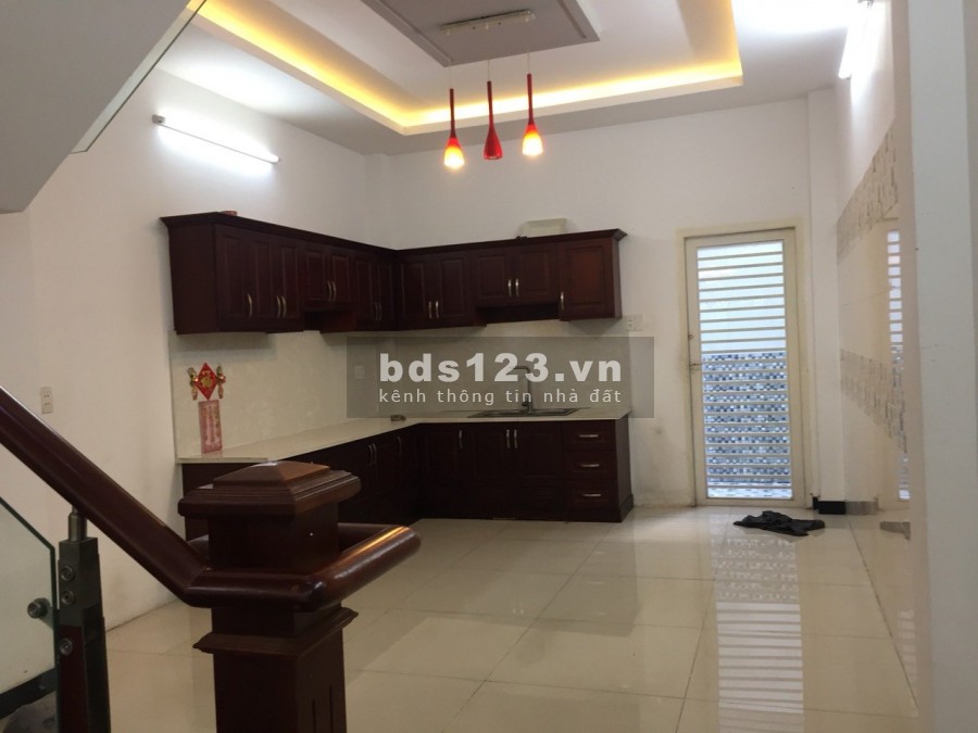 Cho thuê nhà nguyên căn mặt tiền Quận Bình Tân, tiện kinh doanh, 1 trệt, 2 lầu, giá tốt
