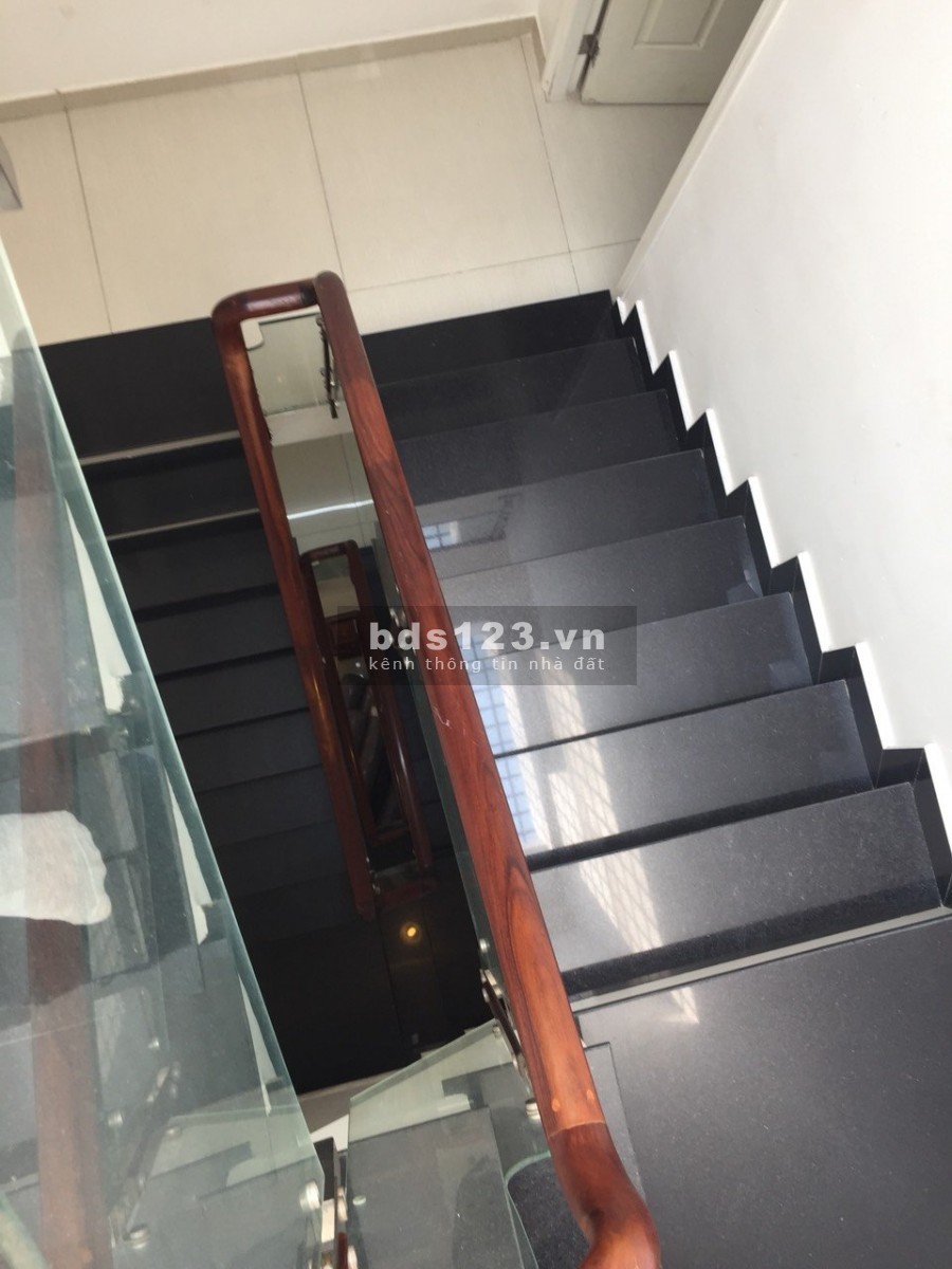 Cho thuê nhà nguyên căn mặt tiền Quận Bình Tân, tiện kinh doanh, 1 trệt, 2 lầu, giá tốt