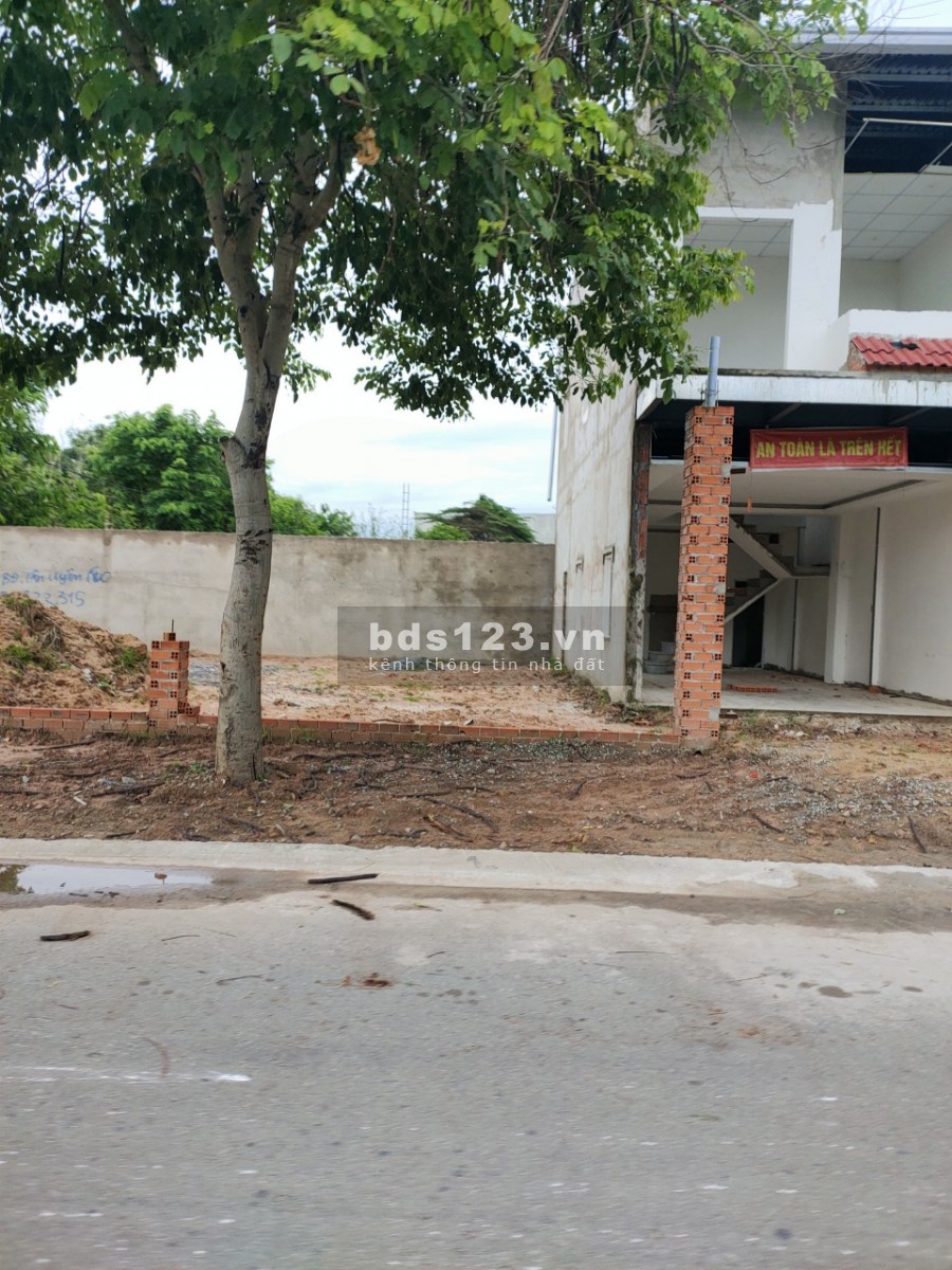 Chỉ 750TR - Sở hữu ngay lô góc SHR mặt đường nhựa 22m - Mỹ Phước, Bến Cát