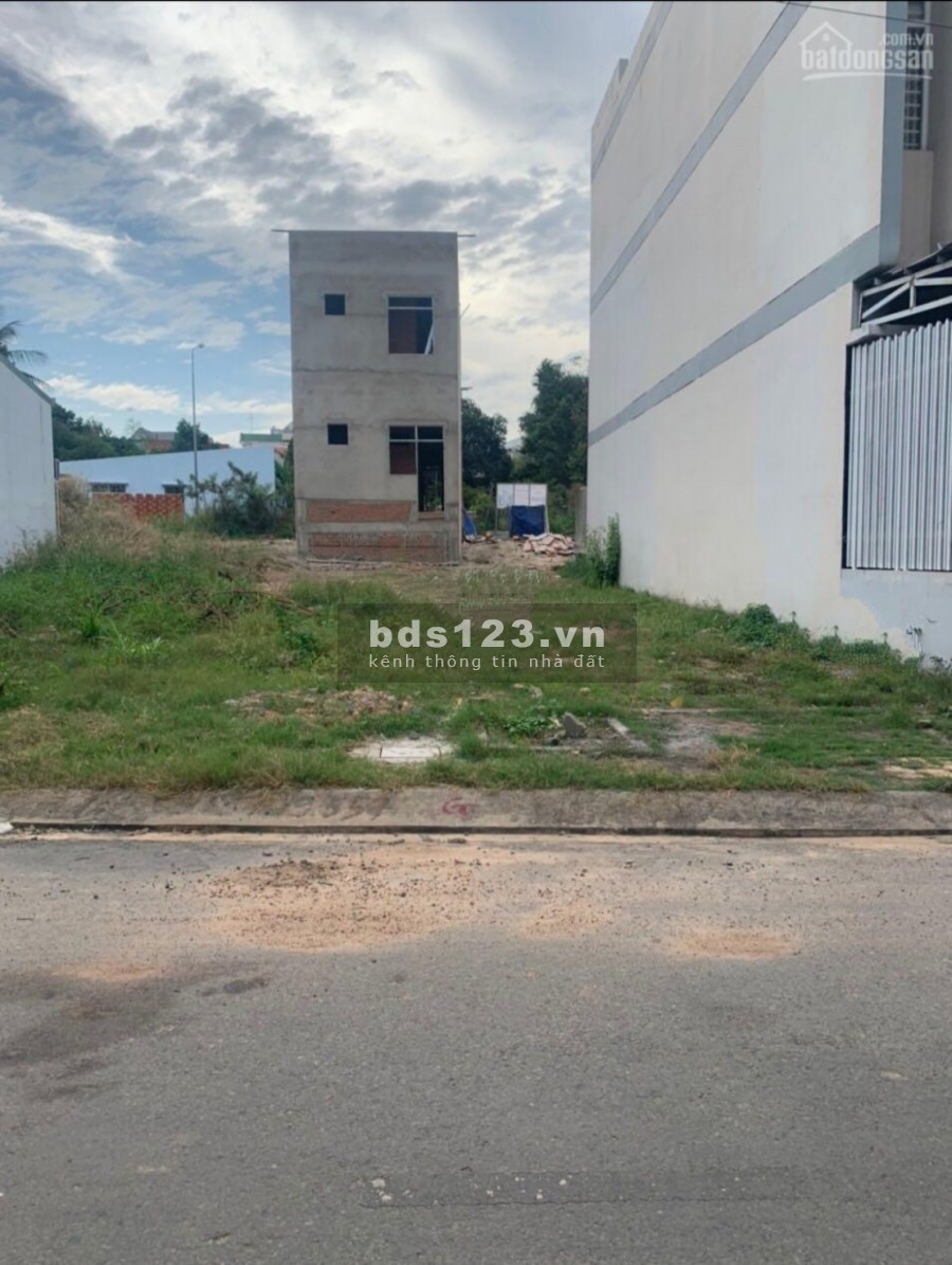 Chính chủ cần đất nền view sông hậu giá dưới 1ty diện tích sử dụng 100m2, lh 0326063490
