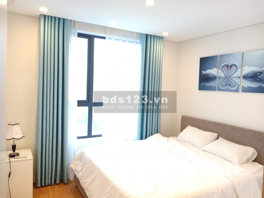 Cho thuê Chung cư Hong Kong Tower Đê La Thành, căn 2PN, full đồ, 15.5 triệu/tháng. Lh 0377983070