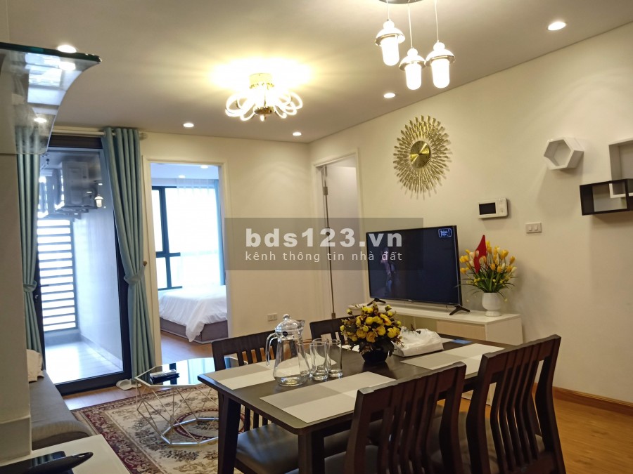 Cho thuê Chung cư Hong Kong Tower Đê La Thành, căn 2PN, full đồ, 15.5 triệu/tháng. Lh 0377983070