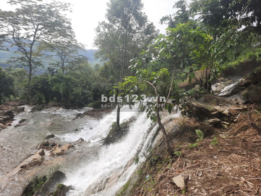 Chuyển nhượng lô đất 7000m2 có 400 thổ cư có thác trong đất, liên hệ 0973094764