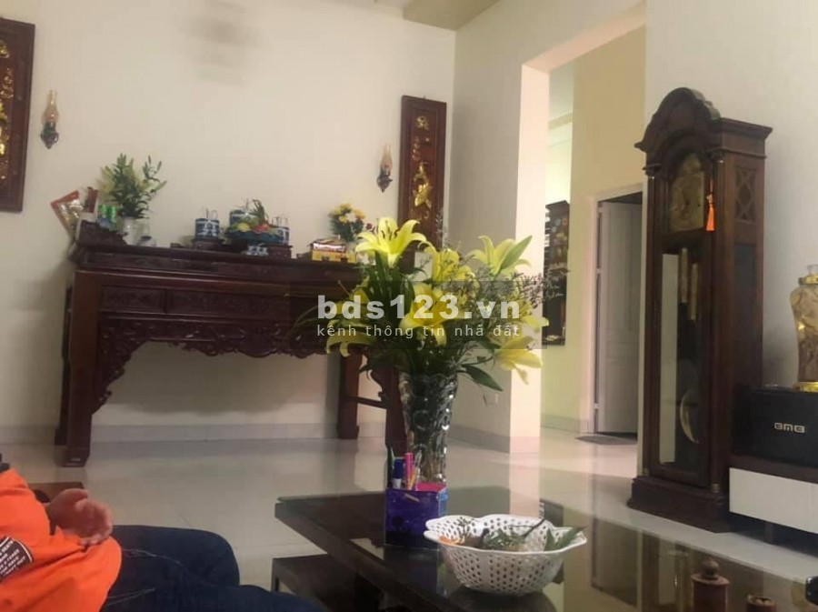 Bán nhà Mạn Xuyên - Tứ Dân Khoái Châu diện tích sử dụng 234m2, mt 10m2 chỉ hơn 1 tỷ