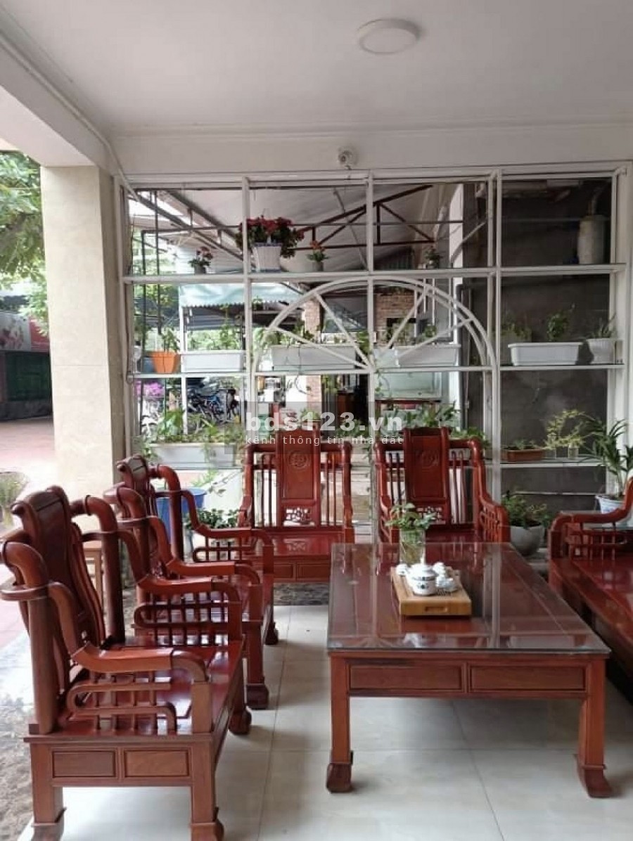 Bán nhà biệt thự sân vườn phường Đức Giang Quận Long Biên, dt 710m2 giá 103 tỷ