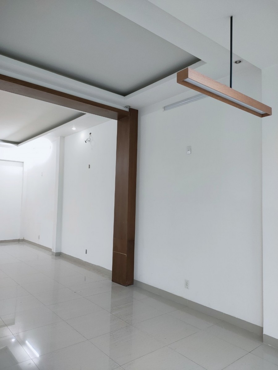 Chính Chủ Cần Bán Nhanh Căn Nhà Mặt Tiền Quang Trung - TP Quảng Ngãi