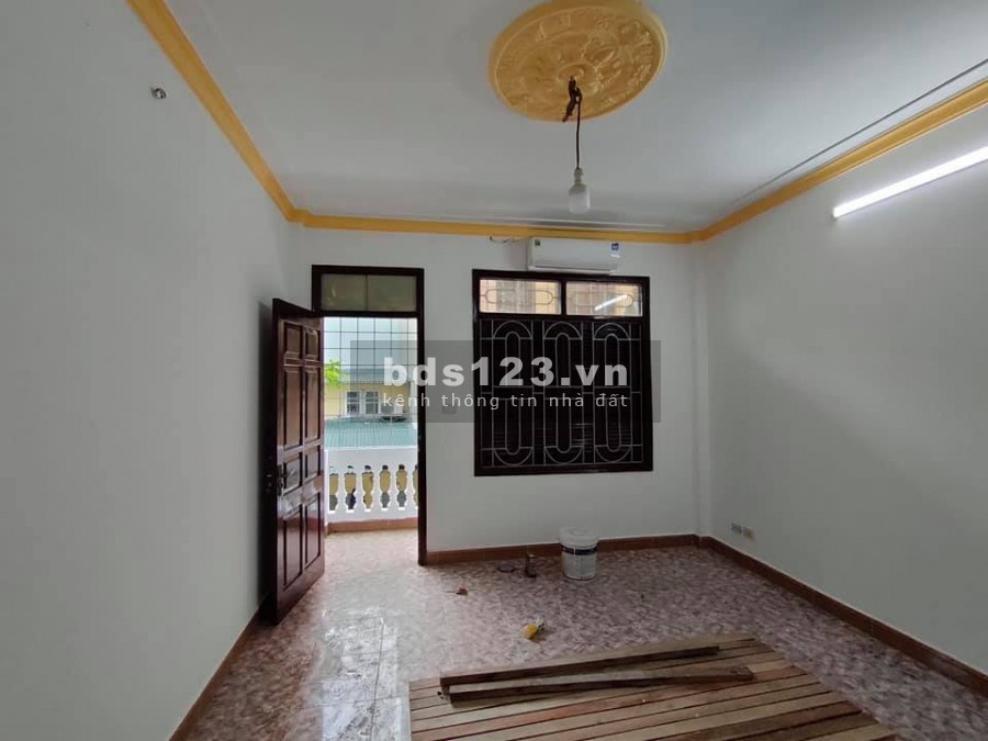 Kinh Doanh đỉnh khu dân trí cao, ô tô vào nhà cần bán gấp, phố Định Công Thượng.