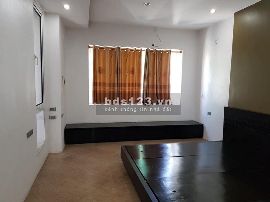 Bán nhà diện tích 40m2, 4 tầng 3 mặt thoáng, ô tô sổ đẹp vuông vức giá chưa tới 3 tỷ