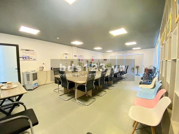 Bán tòa nhà phố Vũ Trọng Phụng dt 117m2, 9 tầng, mt 5m vị trí đắc địa doanh thu 1.4 tỷ/năm giá TL