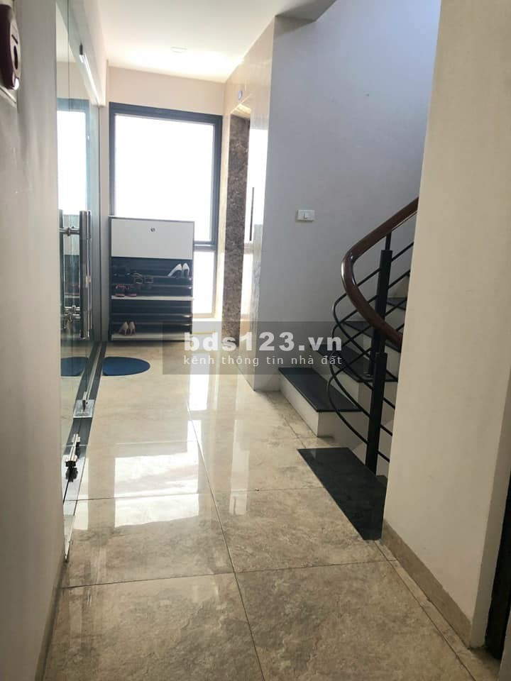 Bán tòa nhà phố Vũ Trọng Phụng dt 117m2, 9 tầng, mt 5m vị trí đắc địa doanh thu 1.4 tỷ/năm giá TL