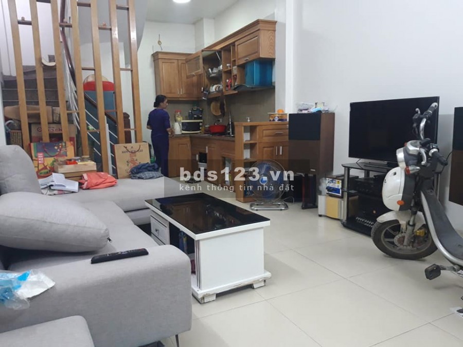 Bán nhà Bồ Đề, Gần hồ ở luôn, diện tích sử dụng 37m2, 5 tầng, 3.1 tỷ lh 0981524645