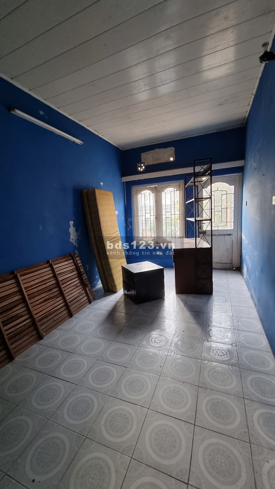 Bán nhà nguyên căn Tạ Quang Bửu, phân lô ô tô đỗ cửa, diện tích 42m2, giá 6 tỷ, sổ đỏ vuông vức