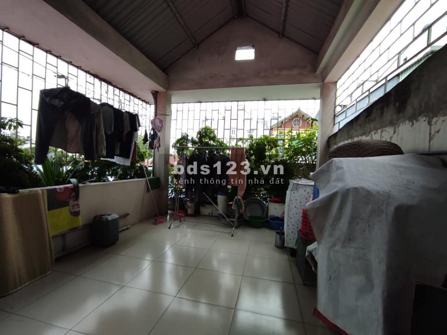 Bán nhà diện tích 40m2, 4 tầng 3 mặt thoáng, ô tô sổ đẹp vuông vức giá chưa tới 3 tỷ