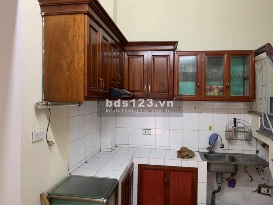 Bán nhà Ngõ Trại Cá. Ngõ thông, rộng 33m2, 3 tầng mặt tiền 4,75m giá bán 2,58 tỷ