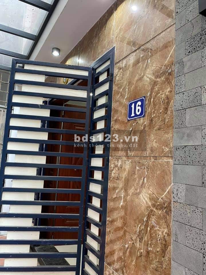Nhà đẹp Lâm Du, vị trí đắc địa, nguyên căn 5 tầng, diện tích lớn, giá bán 3.5 tỷ sổ sẵn