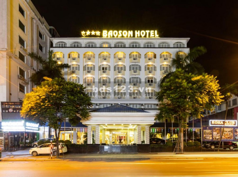 Mặt phố Nguyễn Chí Thanh, 71m2, MT 8m, 5T, vỉa hè rộng, kinh doanh đỉnh, 29 tỷ.