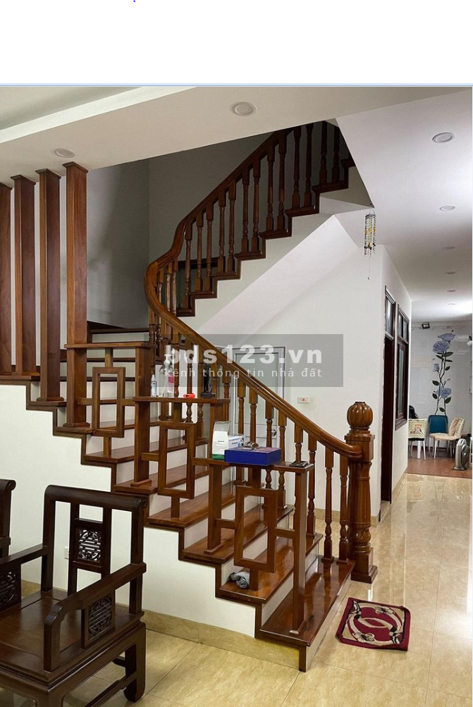 Bán nhà nguyên căn Quận Đống Đa, dtsd 55m2, 5 tầng, ô tô tránh, giá bán 8 tỷ, lh 03670928330
