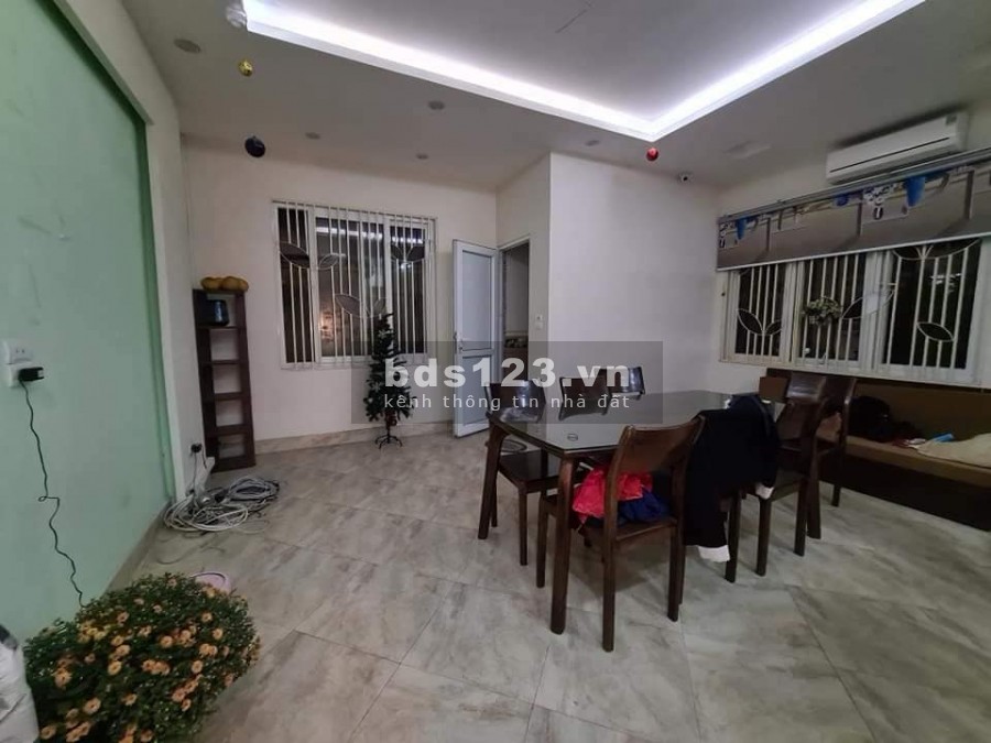 Bán nhà Nguyễn Văn Cừ Quận Long Biên diện tích 42m² 5 tầng, mặt tiền 5,5m giá chỉ 3,95 tỷ