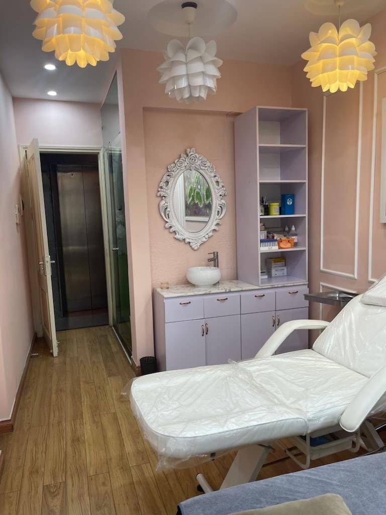 Bán gấp mặt phố Nguyễn Bỉnh Khiêm đúc kiên cố 6 tầng thang máy, giá nhỉnh 11 tỷ, lhcc
