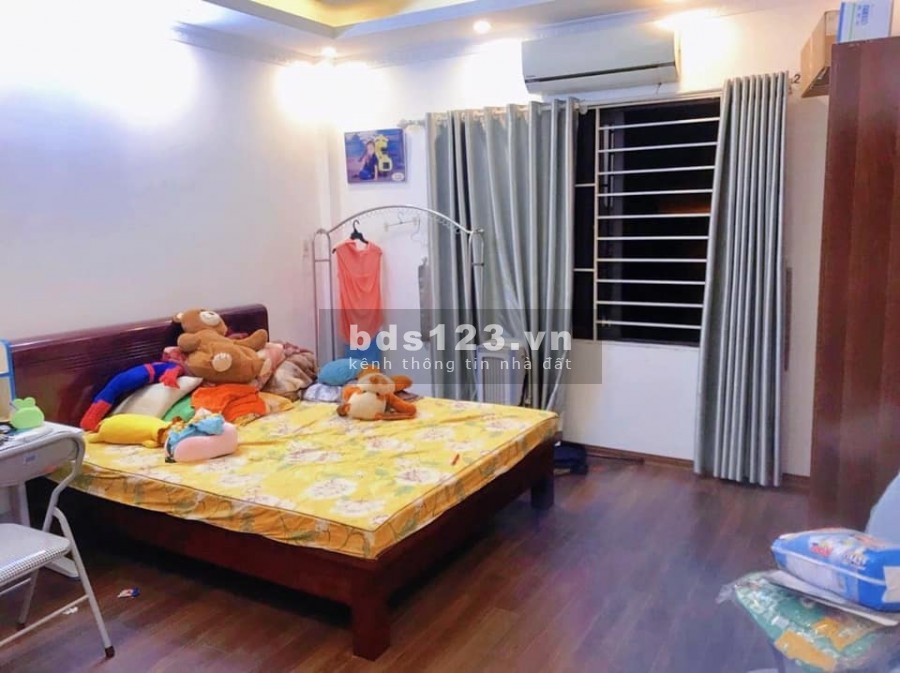Bán nhà giá rẻ hiếm thấy, Ngõ 155 Cầu giấy, ngõ rộng thông thoáng dt 48m2 bán chỉ 4 tỷ hơn