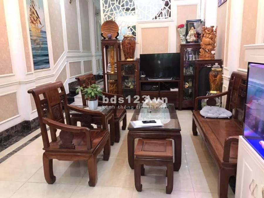 Bán nhà giá rẻ hiếm thấy, Ngõ 155 Cầu giấy, ngõ rộng thông thoáng dt 48m2 bán chỉ 4 tỷ hơn