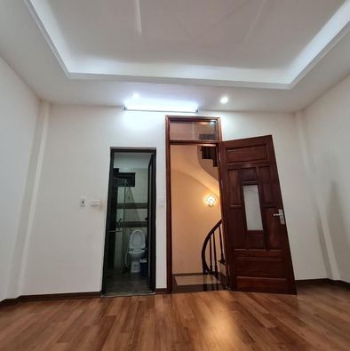 Bán nhà Minh Khai 35m2, giá 3 tỷ, sổ đỏ chính chủ, Nội thất…