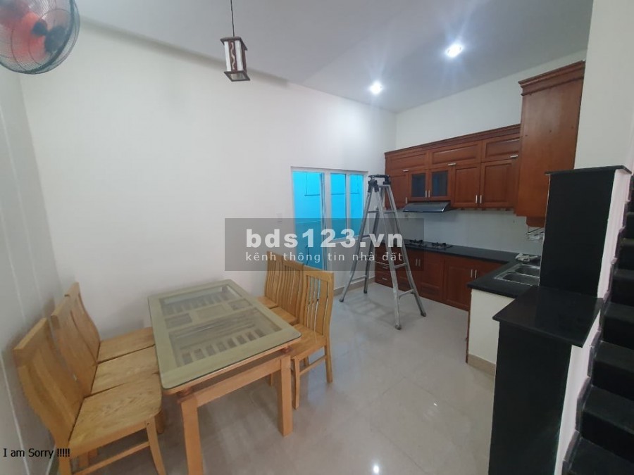 Bán nhà nguyên căn diện tích 60m2 giá 3.5 tỷ, ngang 5m BTCT hẻm xe hơi Thạnh Xuân Q12