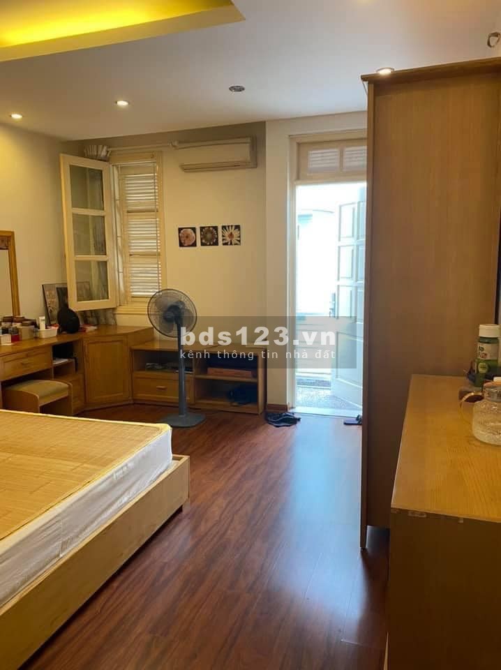 Cơ hội chuyển về ở ngay và luôn nhà 4 tầng Văn Cao, Ngô Quyền giá bán chỉ với 4 tỷ