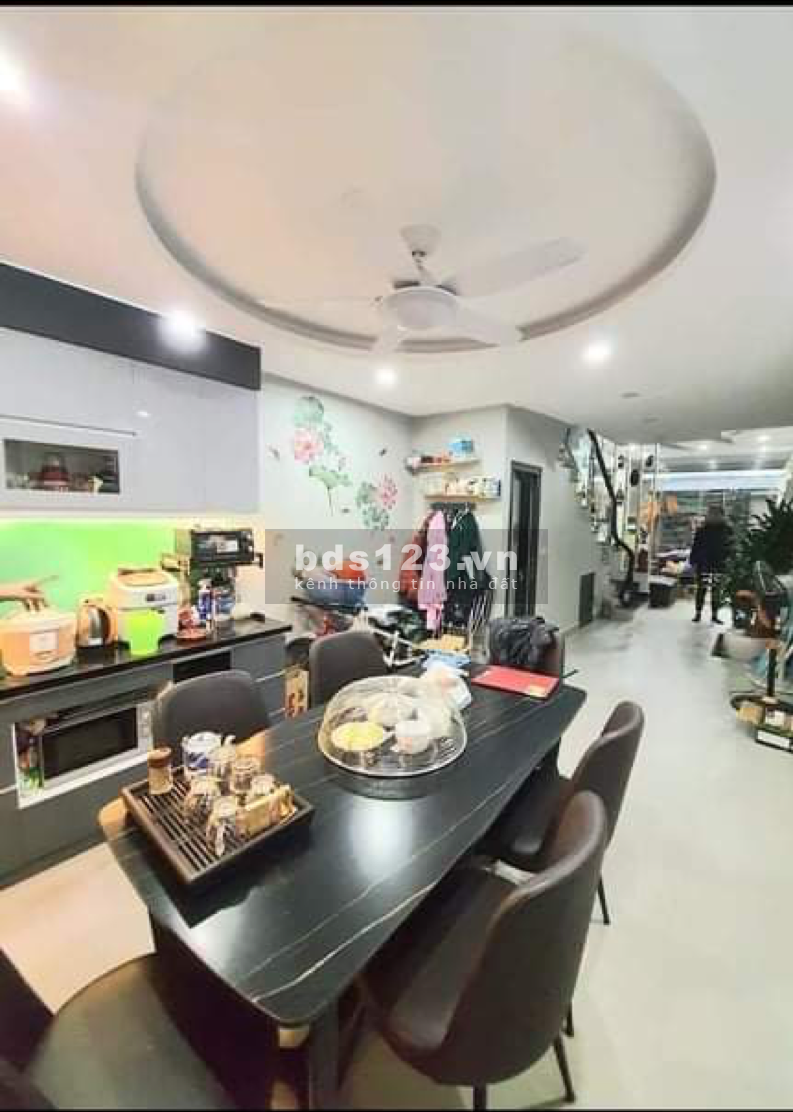 Bán nhà Bồ Đề Quận Long Biên ô tô vào nhà diện tích 55m2, đúc kiên cố 5 tầng giá chỉ 7,5 tỷ