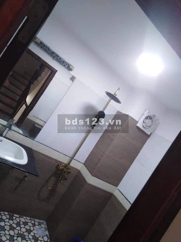 Bán nhà Mậu Lương dt 50m2, mt 5m, Kiến Hưng, Hà Đông, view sân bóng, giá 5.4 tỷ, lh 0869298268