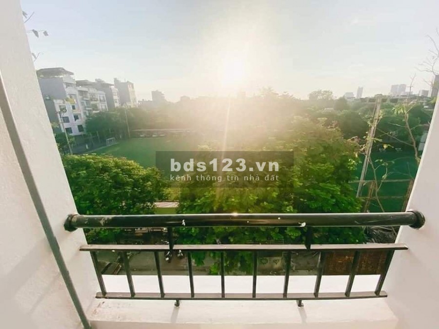Bán nhà Mậu Lương dt 50m2, mt 5m, Kiến Hưng, Hà Đông, view sân bóng, giá 5.4 tỷ, lh 0869298268