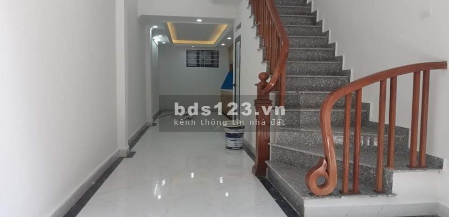 Bán nhà Ngọc Trì diện tích sử dụng 39m2, ngõ ô tô tránh khu dân trí cao, giá bán 2 tỷ 3.