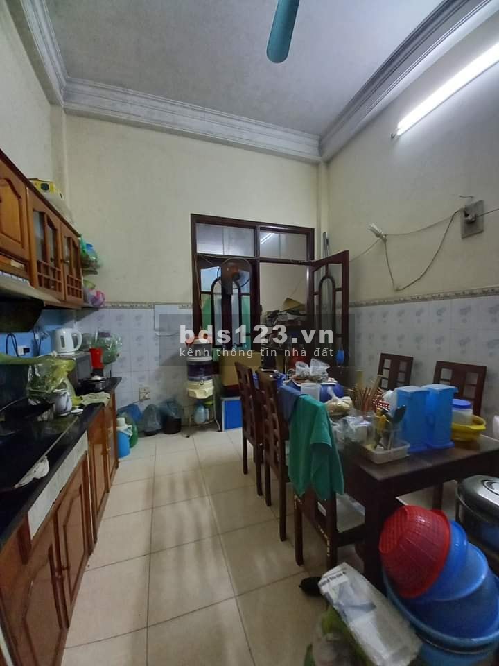 Bán nhà nguyên căn đường Võ Chí Công Quận Cầu Giấy, 5 tầng diện tích 40m2, giá 4.1 tỷ