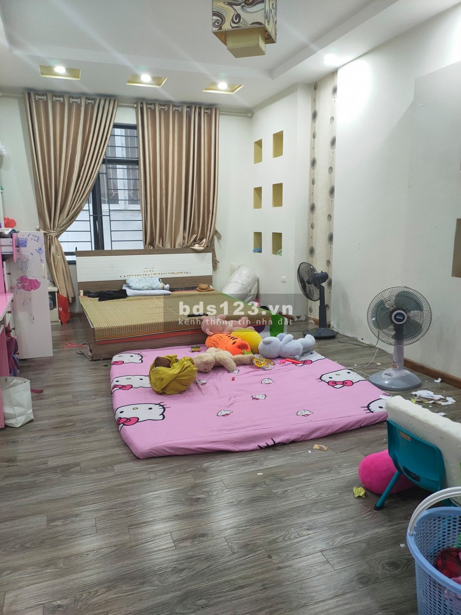 Bán nhà Đê La Thành, đẳng cấp trung tâm, thông tứ tung, 46m2 3.95 tỷ