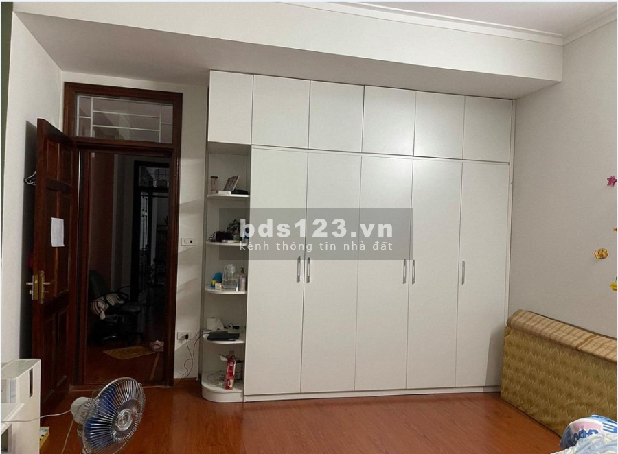Bán nhà nguyên căn Quận Đống Đa, dtsd 55m2, 5 tầng, ô tô tránh, giá bán 8 tỷ, lh 03670928330