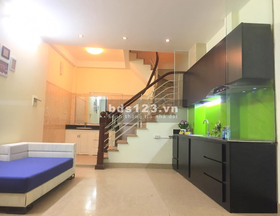 Nhà PL 18m Ra Mặt Phố Phạm Văn Đồng, Nội Thất Cao Cấp 45m2, Chỉ 3.8 tỷ.