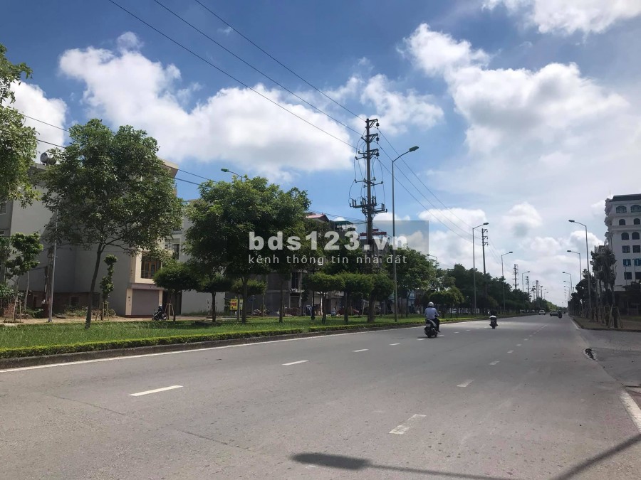 Bán đất mặt đường Trường Chinh, ph Thanh Bình, dt 60.75m2, mt 4.5m, vị trí cực đẹp