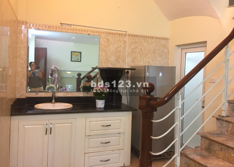 Nhà PL 18m Ra Mặt Phố Phạm Văn Đồng, Nội Thất Cao Cấp 45m2, Chỉ 3.8 tỷ.