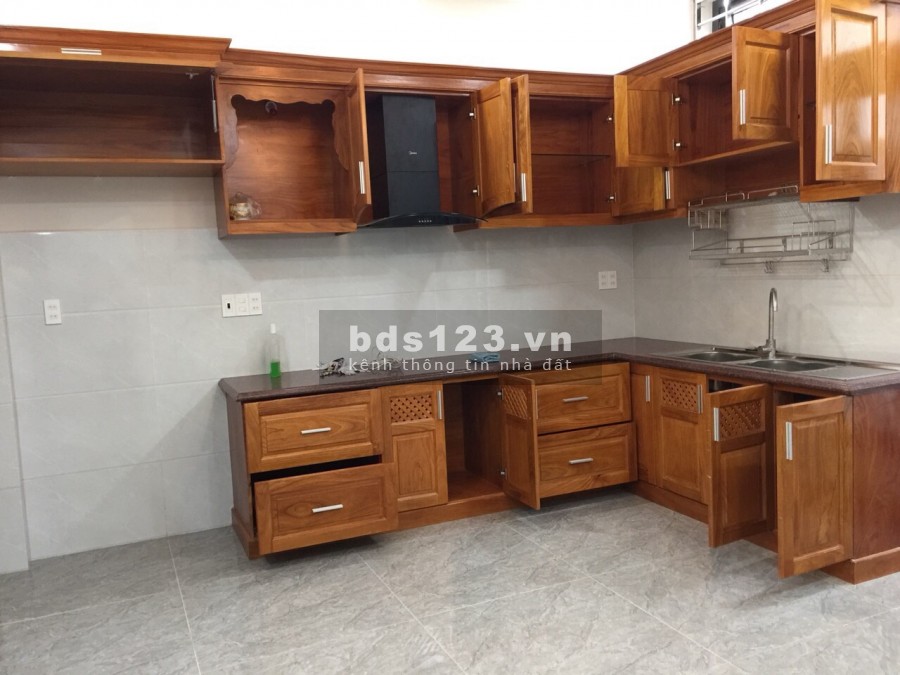 Bán nhà khu Ao Sen Hà Đông, đường rộng, kinh doanh tốt, diện tích 36m2, giá hơn 5 tỷ.