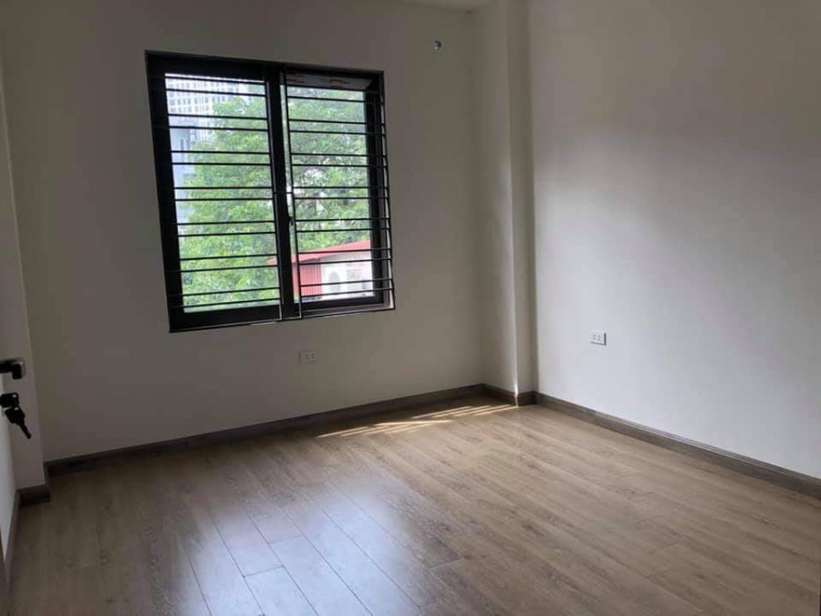 Hiếm Bán nhà 5T mới Nguyễn Chính Hoàng Mai MT rộng ôtô 4 chỗ vào cửa an sinh tốt chỉ 4.5tỷ