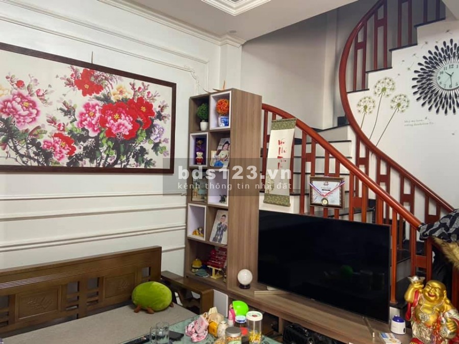 Bán nhà Ngã Tư Sở khu dân trí cao siêu hiếm nhà bán vị trí đắc địa, dt 48m2 giá bán 6,3 tỷ