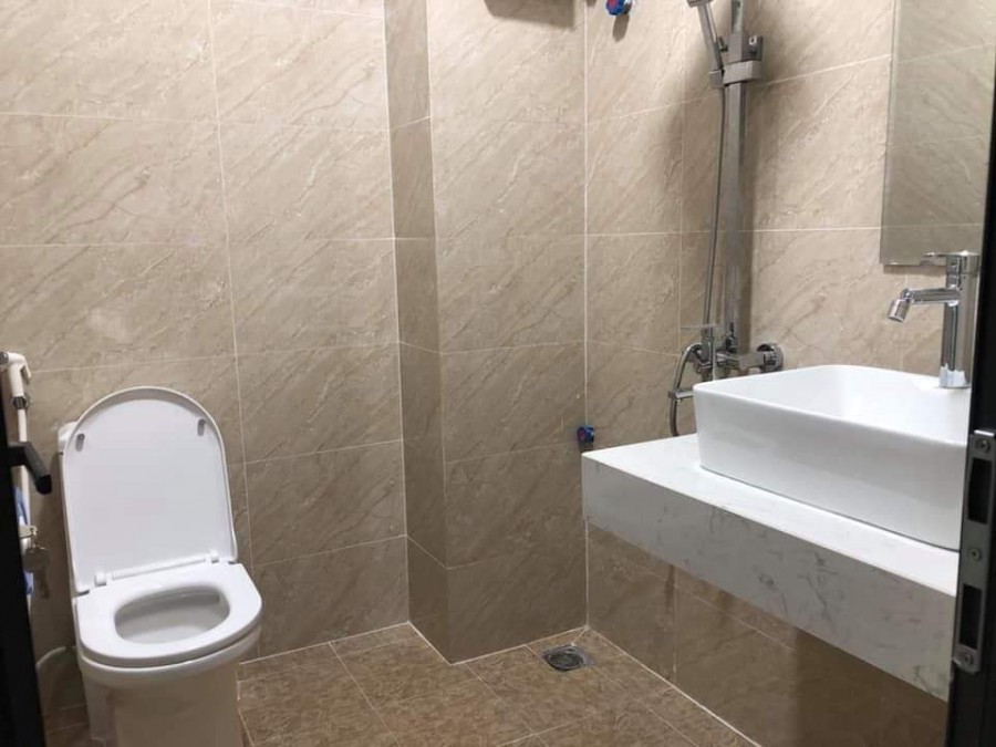 Hiếm Bán nhà 5T mới Nguyễn Chính Hoàng Mai MT rộng ôtô 4 chỗ vào cửa an sinh tốt chỉ 4.5tỷ