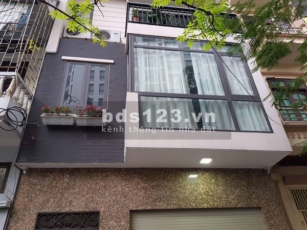 Bán gấp nhà phố Nguyễn Trãi Thanh Xuân dt 51m2, 5 tầng, mt 5m vị trí rất đẹp, ở, kd tuyệt vời