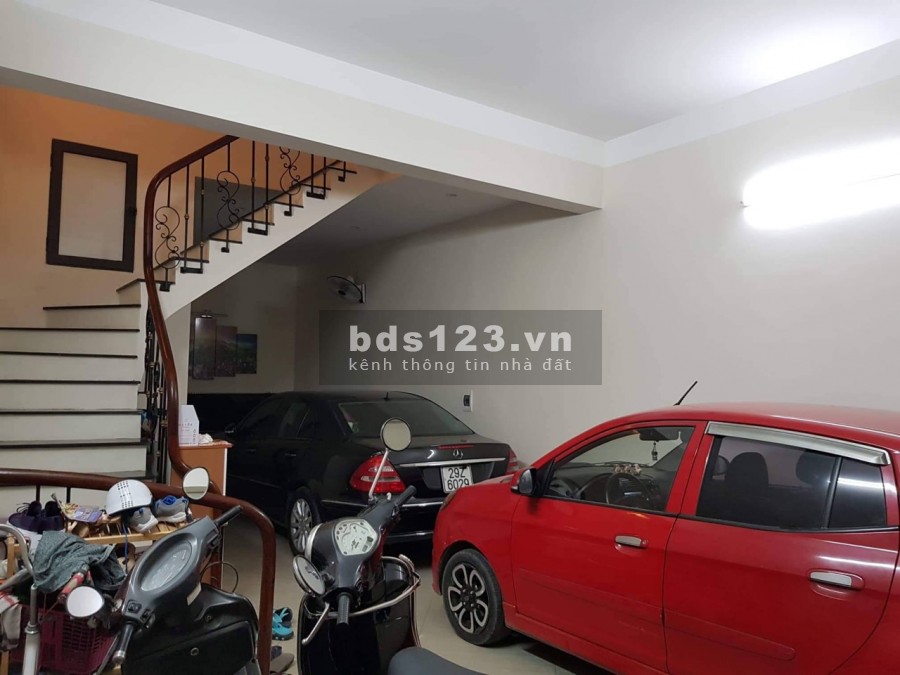Bán gấp nhà phố Nguyễn Trãi Thanh Xuân dt 51m2, 5 tầng, mt 5m vị trí rất đẹp, ở, kd tuyệt vời