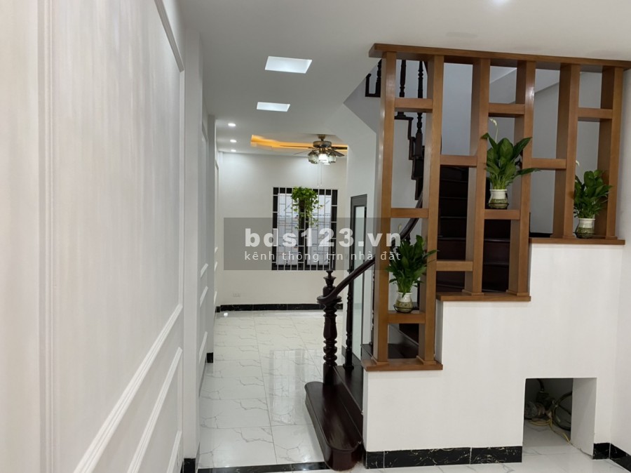Bán nhà nguyên căn 47 Lâm Du Bồ Đề, dt 32m2 4 tầng thoáng trước sau, 3 phòng ngủ
